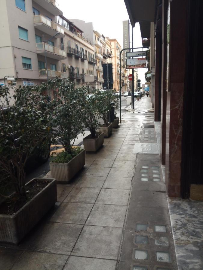 A Un Passo Dal Centro Hotel Palermo Exterior photo